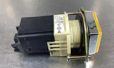FUJI ELECTRIC AH30-ZNYL3 Command Switch Yellow 4B-35