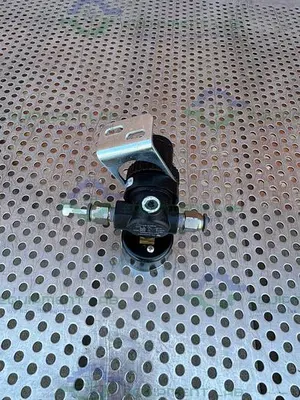 USED IMI NORGREN R07-110-NNAA COMPRESSED AIR REGULATOR  300 PSIG W/ ASHCROFT GUAGE
