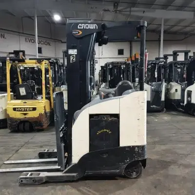 USED 2018 CROWN RR5725-45