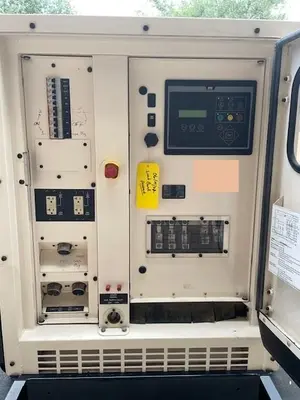 USED 2019 CATERPILLAR XQ35