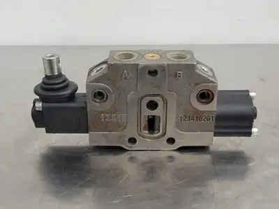 3/4" Hydraulic Valve Work Section 123410201