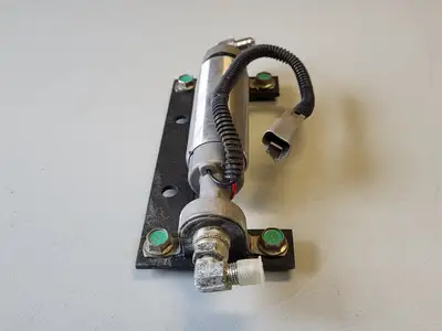 New | in-Stock FLEETGUARD _UNKNOWN_ Parts (Hydraulics and Pneumatics) British Columbia CA | Lenmark #1440583