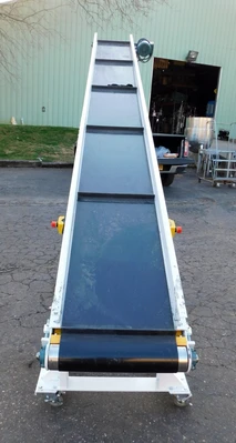 USED HYTROL INCLINED CONVEYOR PC