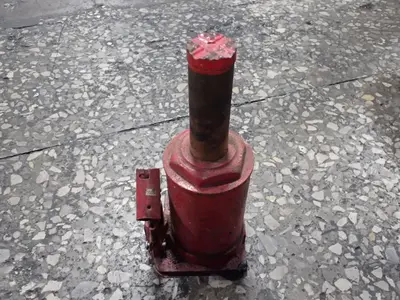 Ford 6 Ton Hydraulic Bottle Jack