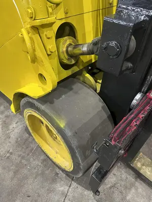 12,000 LB CATERPILLAR PROPANE FORKLIFT: STOCK #17999