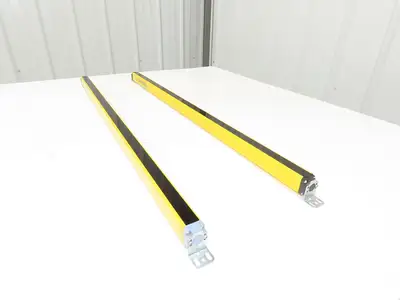 Schmersal SLC440COM-ER-0890-14 Safety Light Curtain Transmitter & Receiver Set