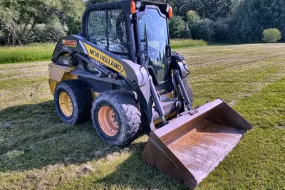 Used 2011 NEW HOLLAND L220 Skid Steer Loaders Wisconsin US | Proxy Equipment #1377978