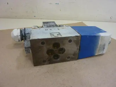 USED VICKERS DG4V32AMP7H7P2050