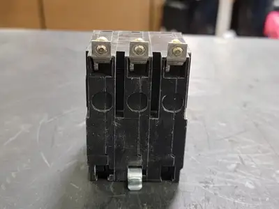 20 Amp, 3 Pole, 240 volts Circuit Breaker