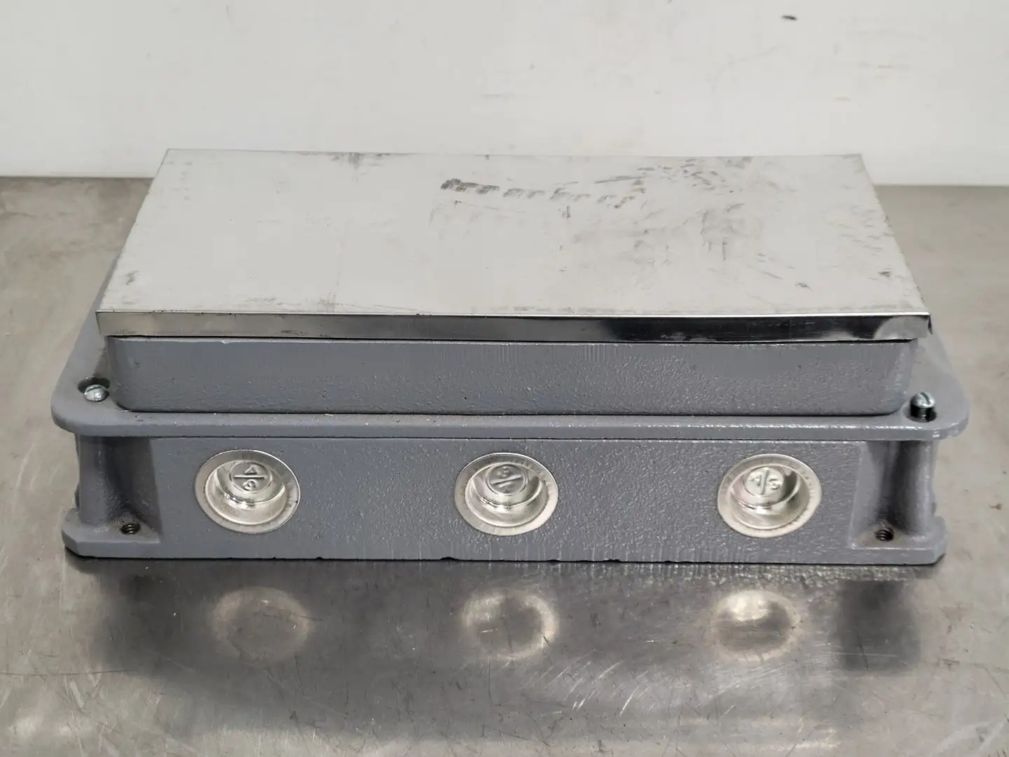 USED HUBBELL 6275