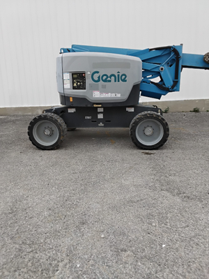 USED 2016 Genie Z-62/40