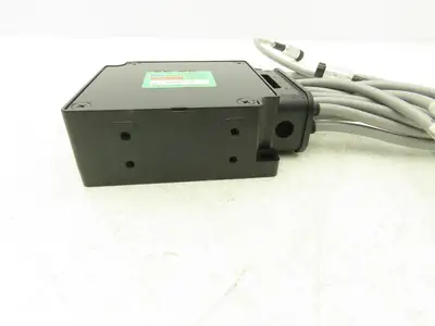 Idec BX5T-NS2Y Servo Power Supply 24VDC 10-Cable Terminal Breakout Box Module