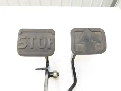 Linde Forklift Brake & Accelerator Pedal W/Potentiometer Removed From E20C