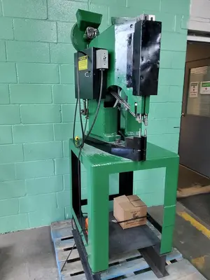 Used MILFORD 58 DOUBLE RIVET MACHINE Riveters CA | B & B RIVET MACHINE #1366642