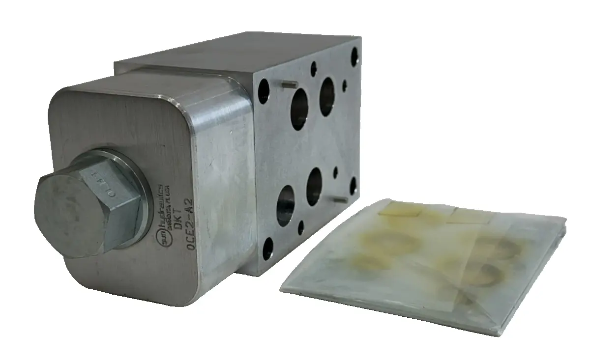 NEW SUN HYDRAULICS DKT MANIFOLD VALVE BLOCK OCE2-A2