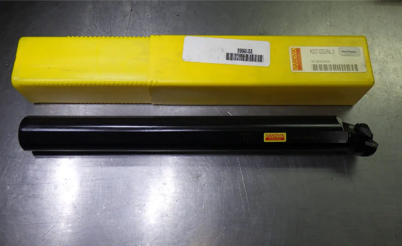 Sandvik 1.7047" Coolant Thru Steel Boring Bar 1.25" Shank A20T-DDUNL3 (LOC2078A)