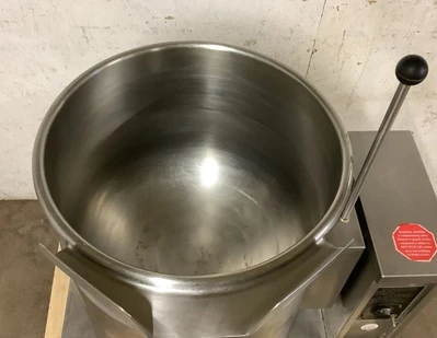 152-0259 Cleveland KET-12T 12 Gallon Electric Tilt Kettle