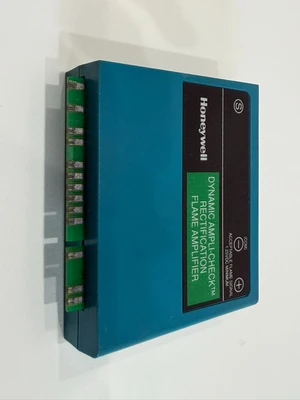 USED HONEYWELL R7847A1082 RECTIFICATION FLAME AMPLIFIER