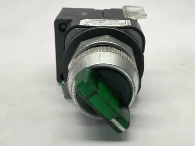 800T-2JGH5KB7AX | Allen Bradley  Ser V Selector Switch 30mm Green 12-130V 0.204W - Used