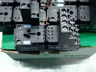NEW SCHNEIDER ELECTRIC RXZE2S114M