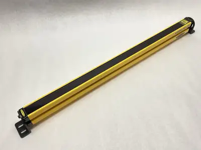 Used Banner Engineering EZ-SCREEN Safety Light Curtain Receiver M12 8-Pin 71251 Light Curtains & Grids Michigan US | Maverick Industrial Sales #1391825
