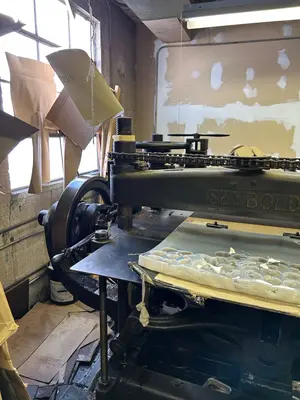 USED 1919 SEYBOLD DUAL HEAD DIE PRESS