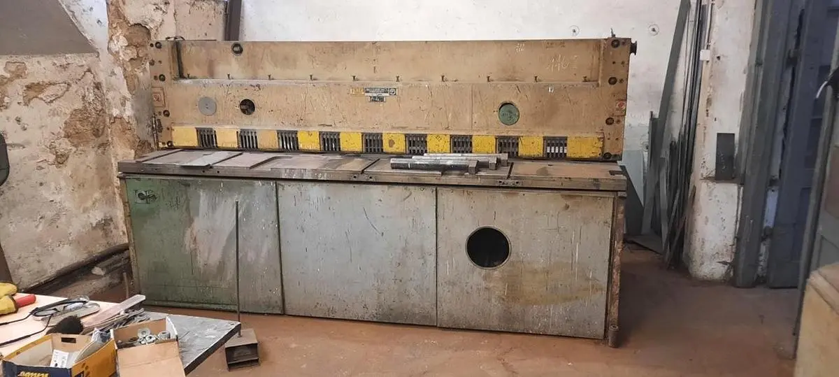 Used PIESOK NTE 2500/4 Sheet Metal Shears CZ | Amaron s.r.o. #1061661