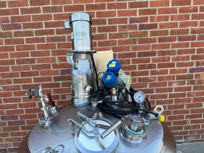 USED DCI 500 LITER STAINLESS STEEL JACKETED REACTOR 45 PSI W/ 0.5 HP MIXER