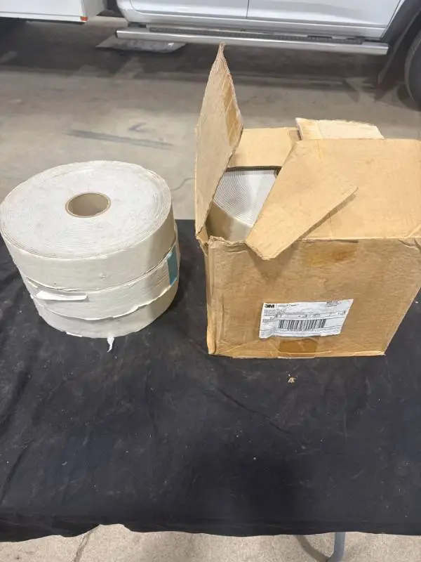 3M Venture Vinyl Foam Tape