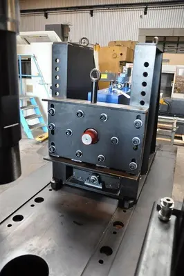 USED BOSCH REXROTH 300 / 150 / 150 TON