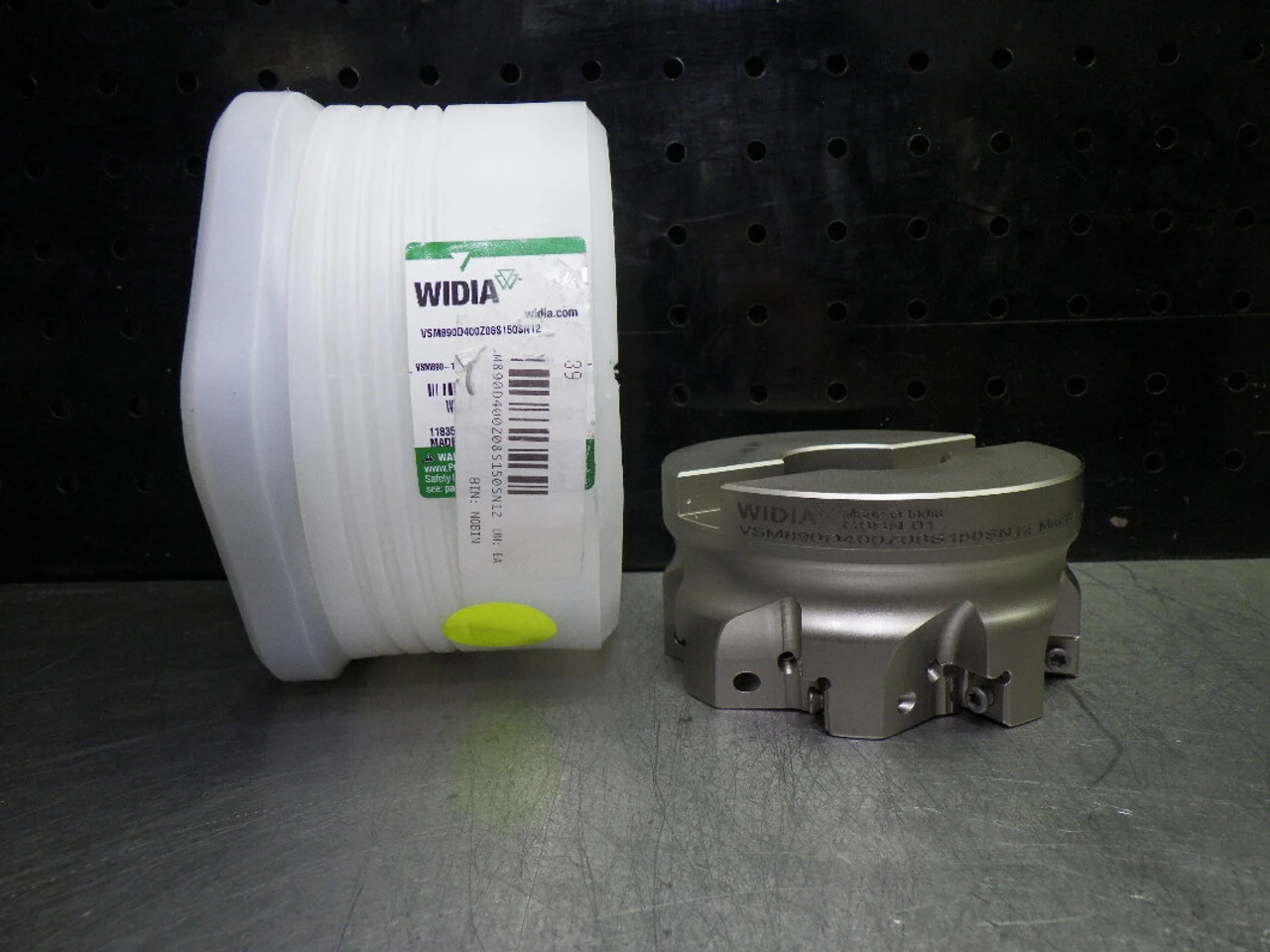 Widia 4" Coolant Thru Facemill 1.5" Arbor VSM890D400Z08S150SN12 (LOC3576)