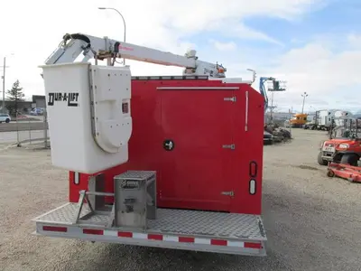 Used 2016 FORD E 350 Bucket (boom) trucks Manitoba CA | Conquest Truck & Auto Sales #1421323