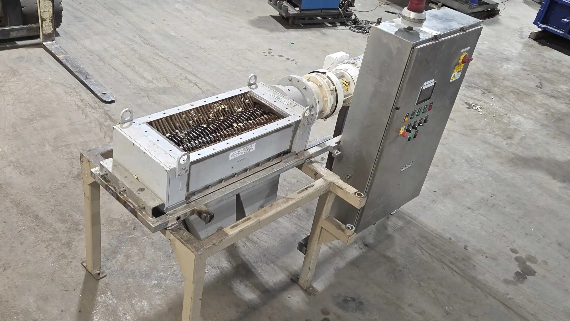 USED JWC ENVIRONMENTAL 4-SHRED-1-H-3200