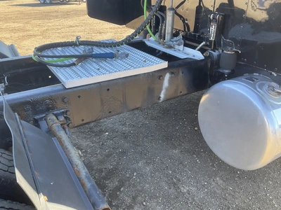 USED 2000 PETERBILT 379
