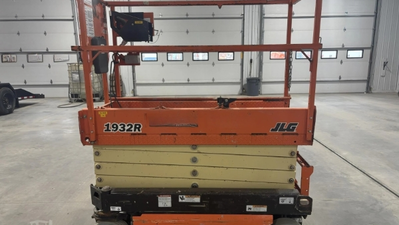 USED 2017 JLG 1932R