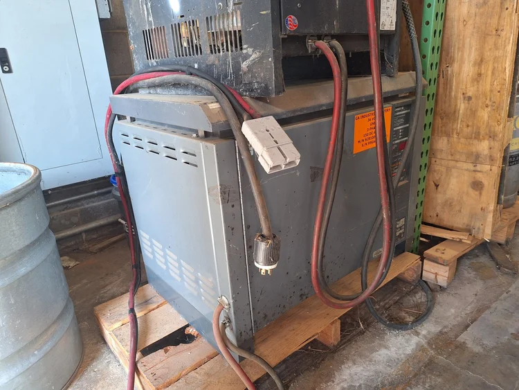 Used _UNKNOWN_ _UNKNOWN_ Rectifier - Battery Chargers Georgia US | Auction Management Corporation #1548545