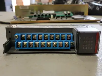 USED ALLEN-BRADLEY 1746-IA16
