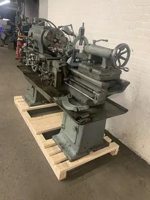 LeBLOND 17″ x 34″ Regal Engine Tool Room Lathe – War Finish Circa 1940