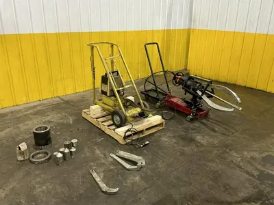 15 TON POSI-LOCK MODEL #PH110 PORTABLE HYDRAULIC GEAR & WHEEL PULLER WITH ENERPAC POWER UNIT: YOBRO #25094