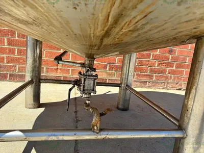 Unknown Brand 1500 Liters Stainless Steel Jacketed Holding Tank
