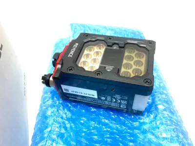 USED KEYENCE 1D/2D CODE READER, FULL RANGE MODEL, 2048 × 1536 PIXELS