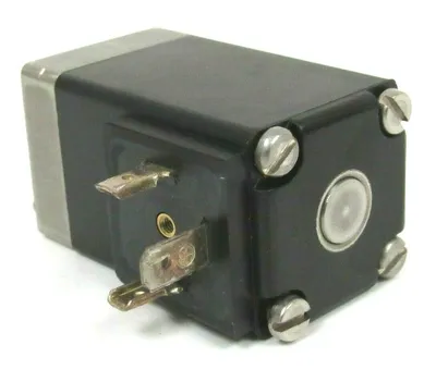 NEW BURKERT 00455428 0212-A-1/8-FKM-SS SOLENOID VALVE 0212A18FKMSS