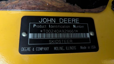 USED 2004 DEERE 240 II