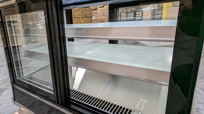 171-0284 Countertop Full Service Self Contained Bakery Case Cooler