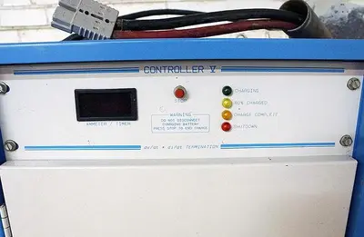 USED IBCI 06V0600L8E, SPEC-8951,12 VOLT BATTERY CHARGER