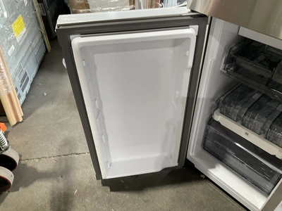 Used SAMSUNG RF23B7671SR Refrigerators Michigan US | Miedema Asset Management Group #1320872