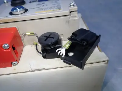Used OMRON D4BL2CRAA Relays & Switches | HGR 24 #739121