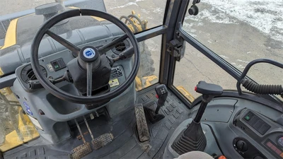USED NEW HOLLAND 675E