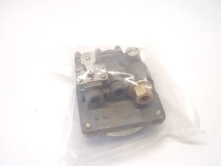 New | in-Stock Bailey 3-15 PSI Pressure Booster Relay Relays & Switches Michigan US | Maverick Industrial Sales #1398303