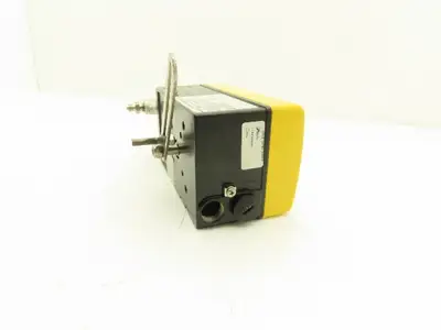 Flowserve Logix 500MD Pneumatic Single Acting Digital Valve Positioner 30V Gauge